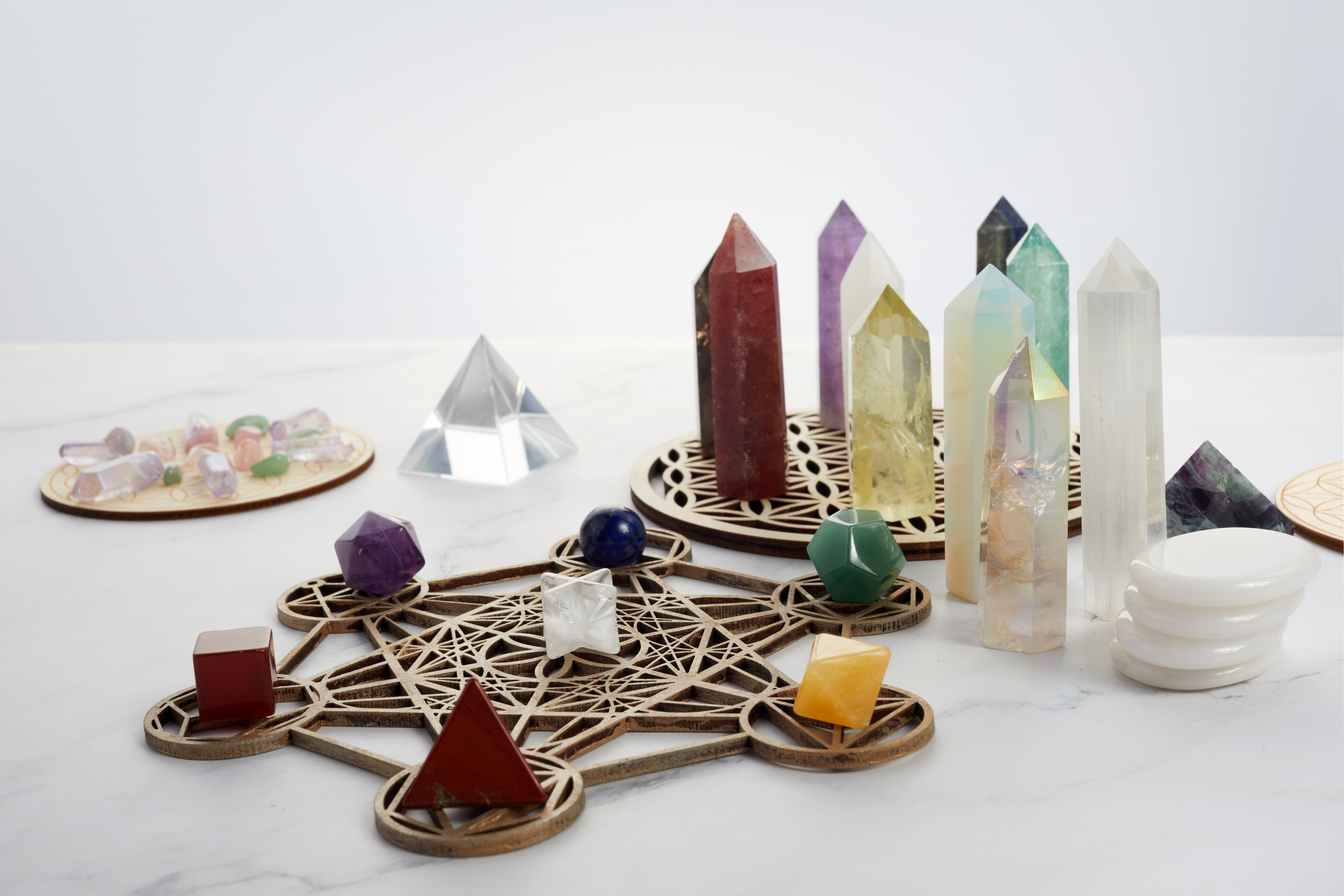 Meditation, Reiki and Spiritual Healing Crystals Grid